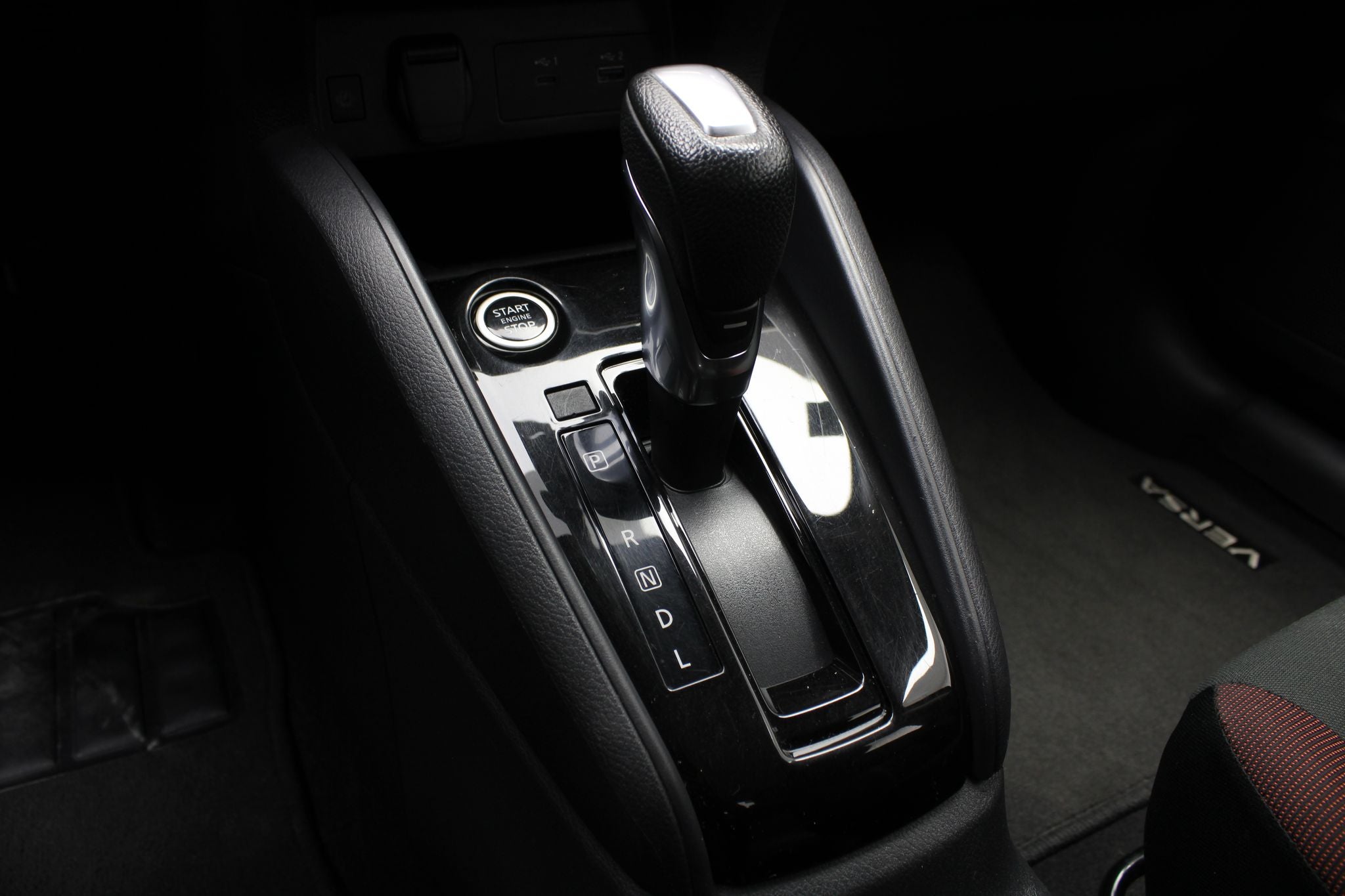 2024 Nissan Versa 1.6 SR At