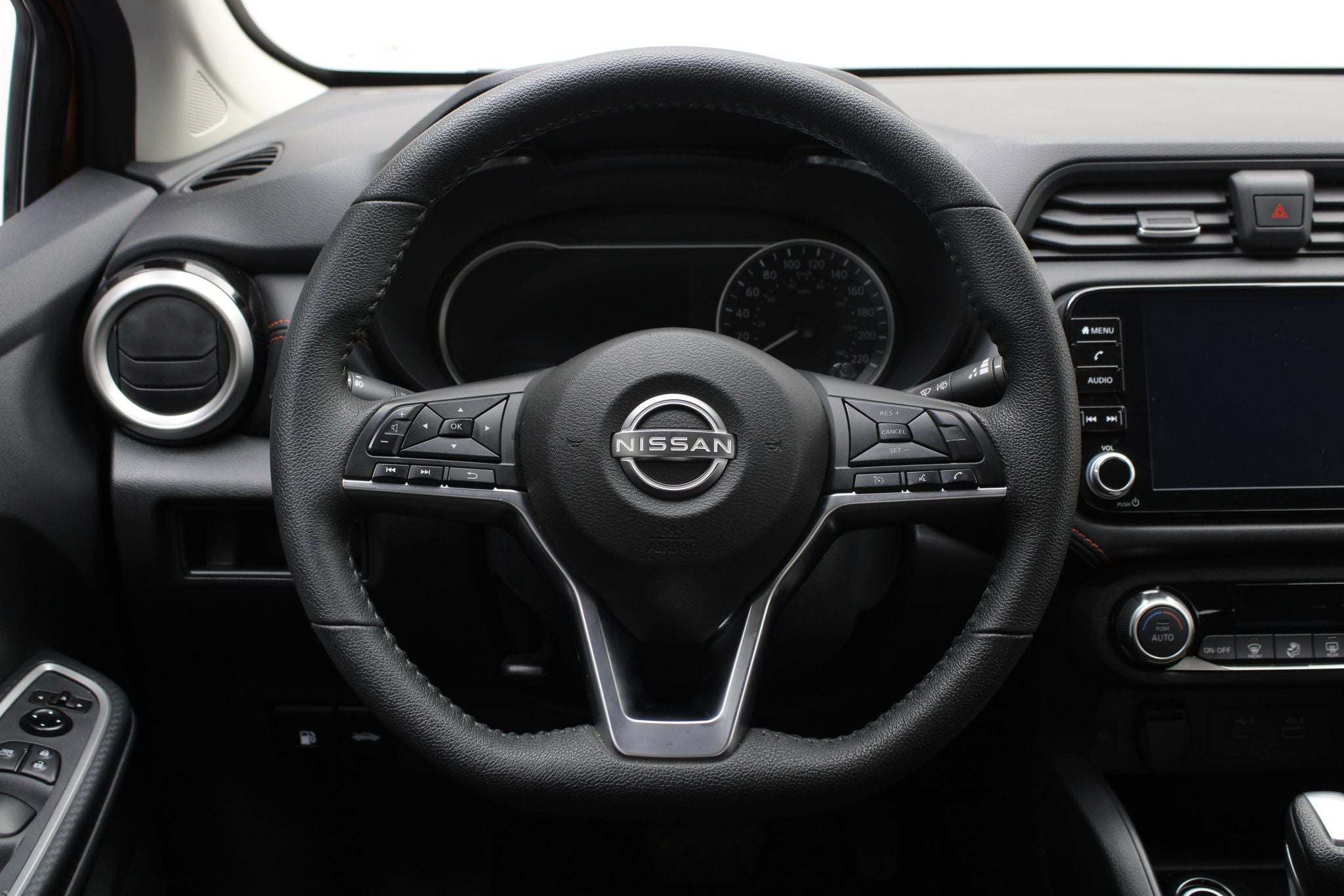 2024 Nissan Versa 1.6 SR At