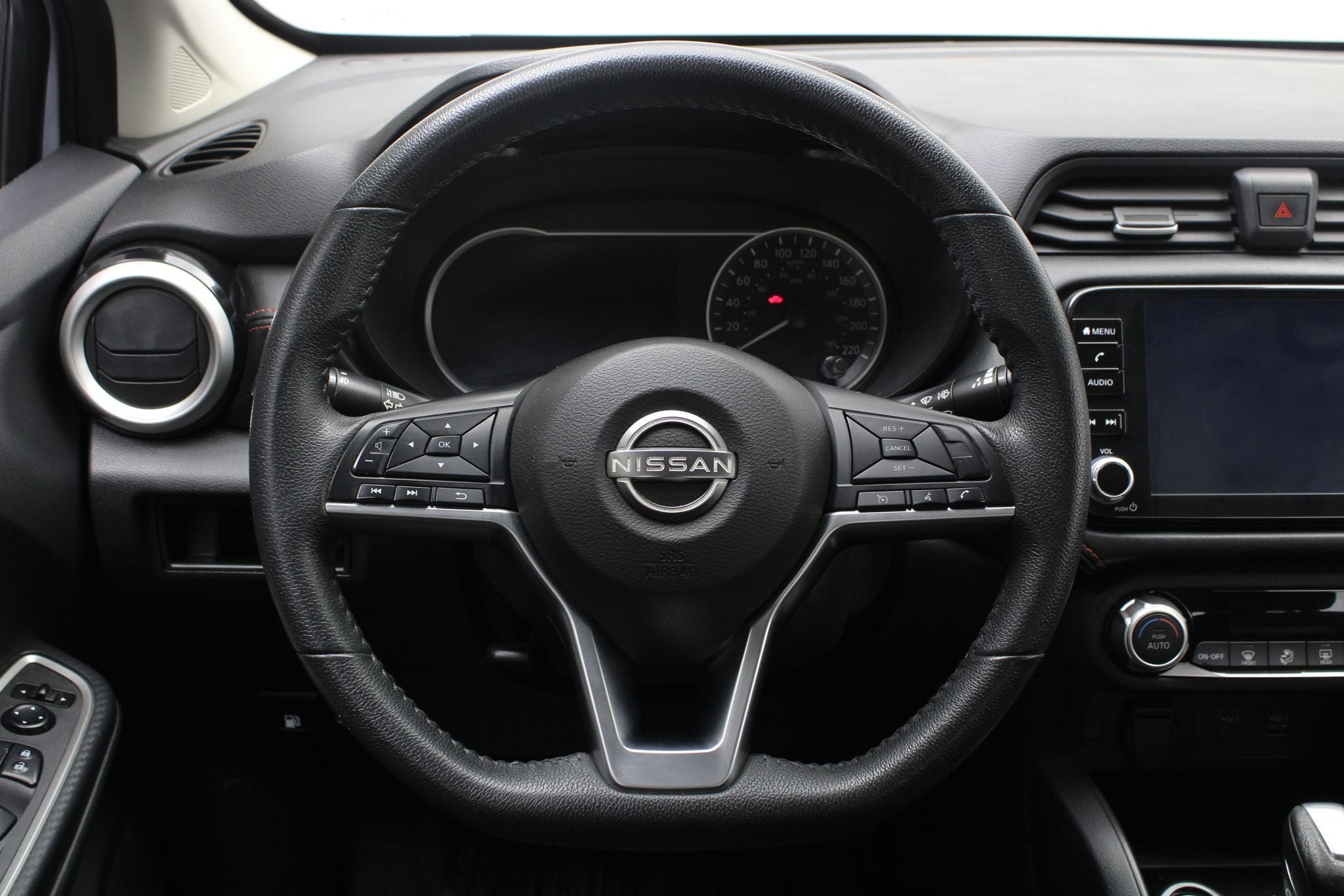 2023 Nissan Versa 1.6 Sr At