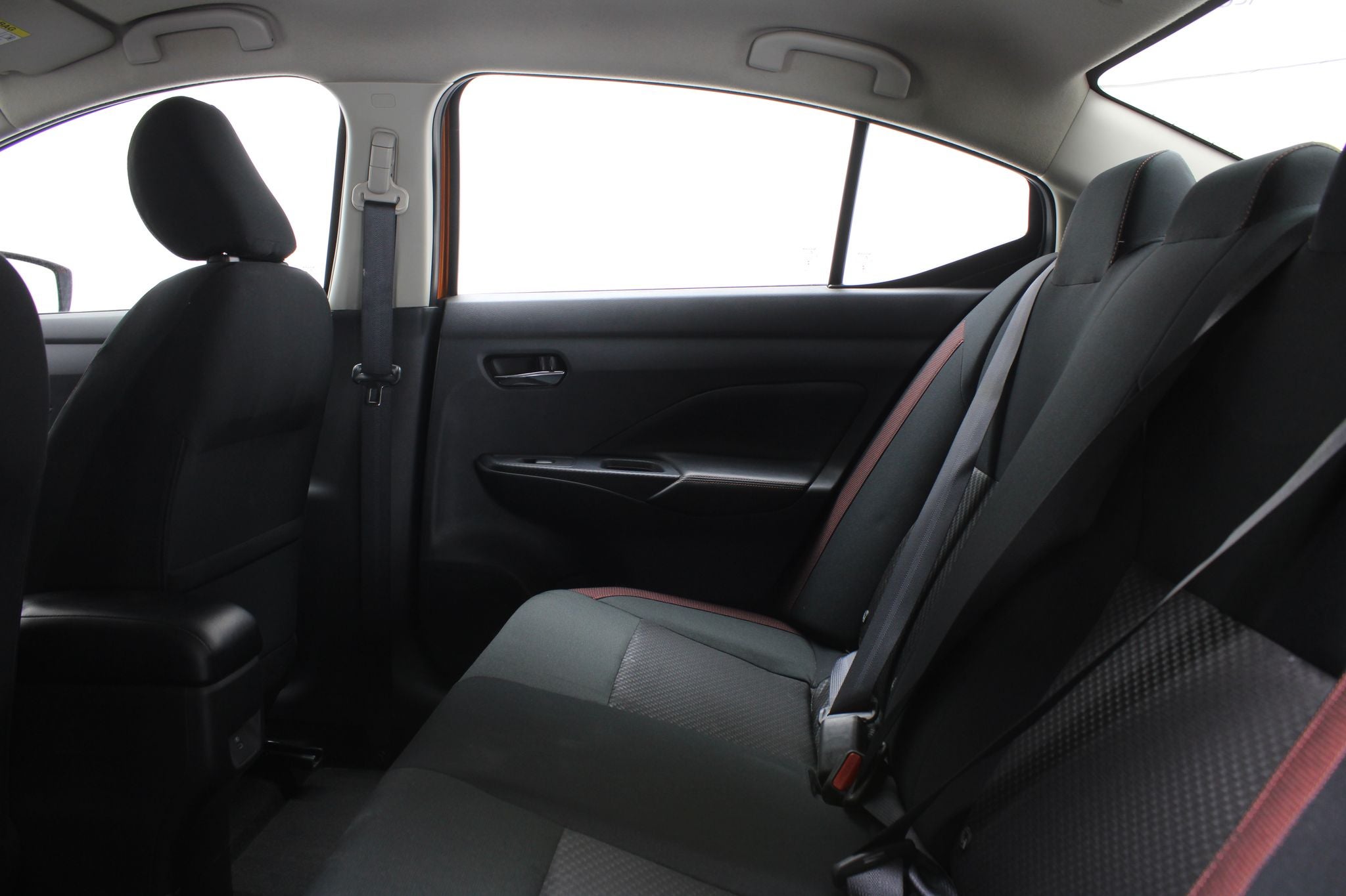 2024 Nissan Versa 1.6 SR At